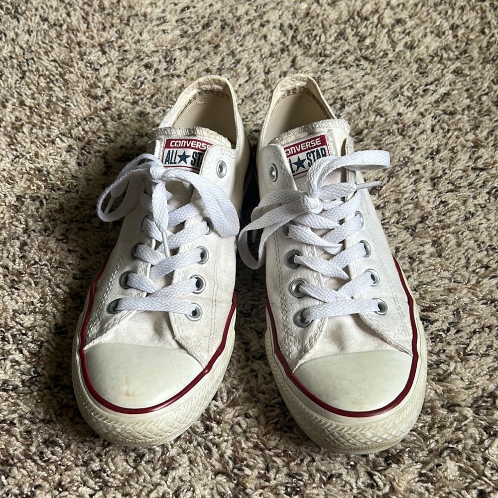 White Converse. Womens 9.